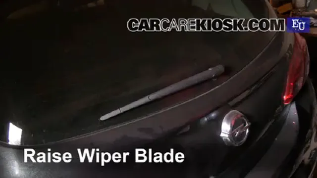 2015 Opel Corsa Enjoy 1.4L 4 Cyl. Turbo Balais essuie-glace arrière Changer les balais des essuie-glace